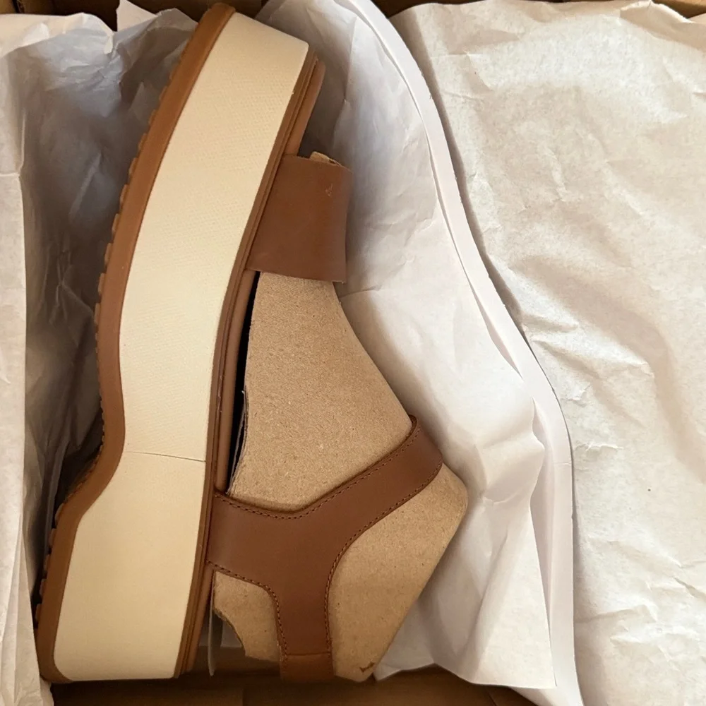 SOREL DAYSPRING PLATFORM SANDALS TAN 9.5